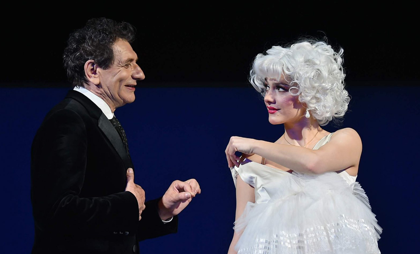 Обратная сторона медали