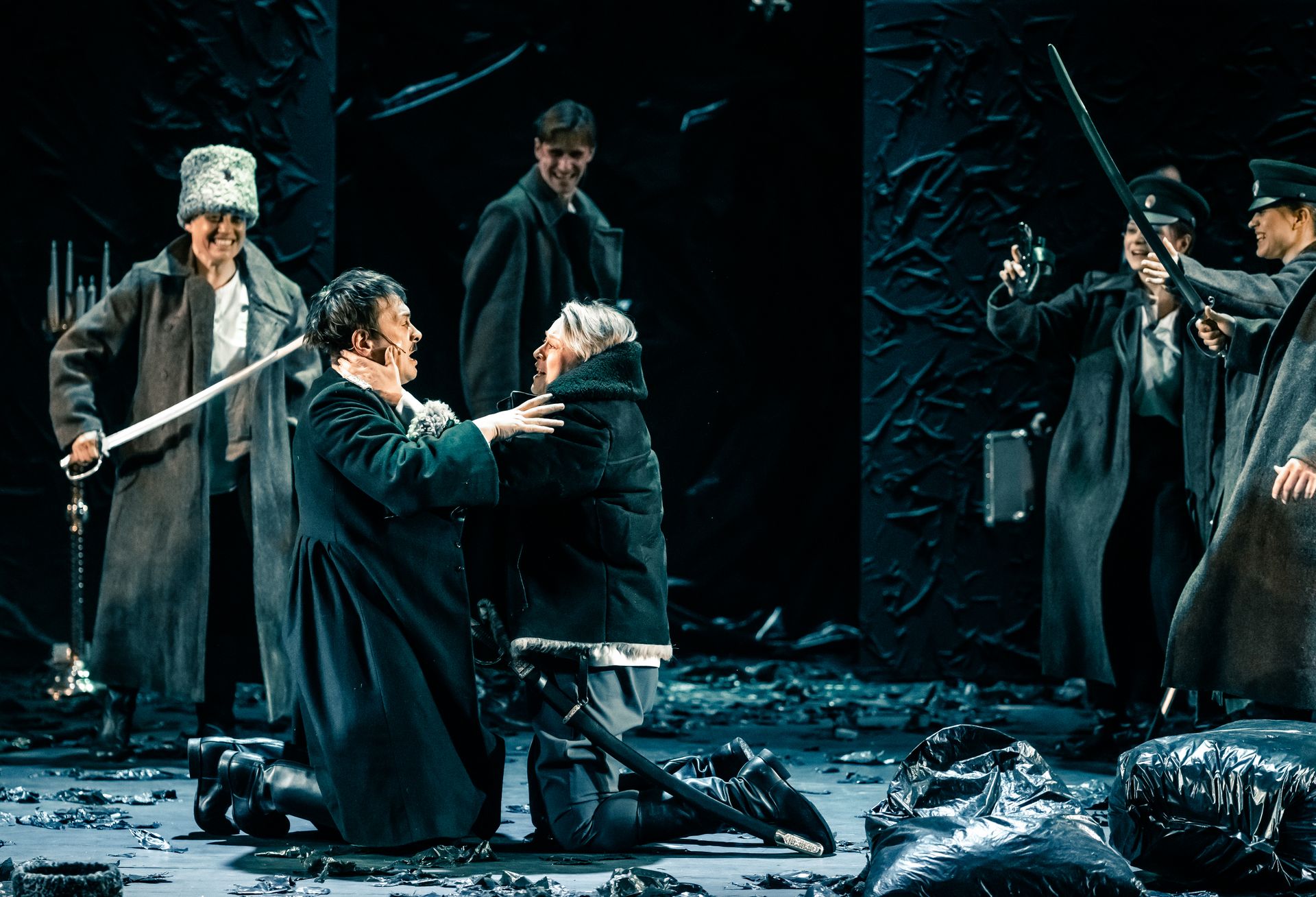 Бег (Тюменский драматический театр)