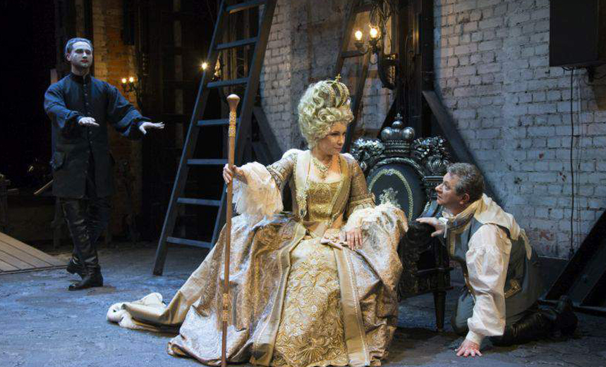 Любовь у трона