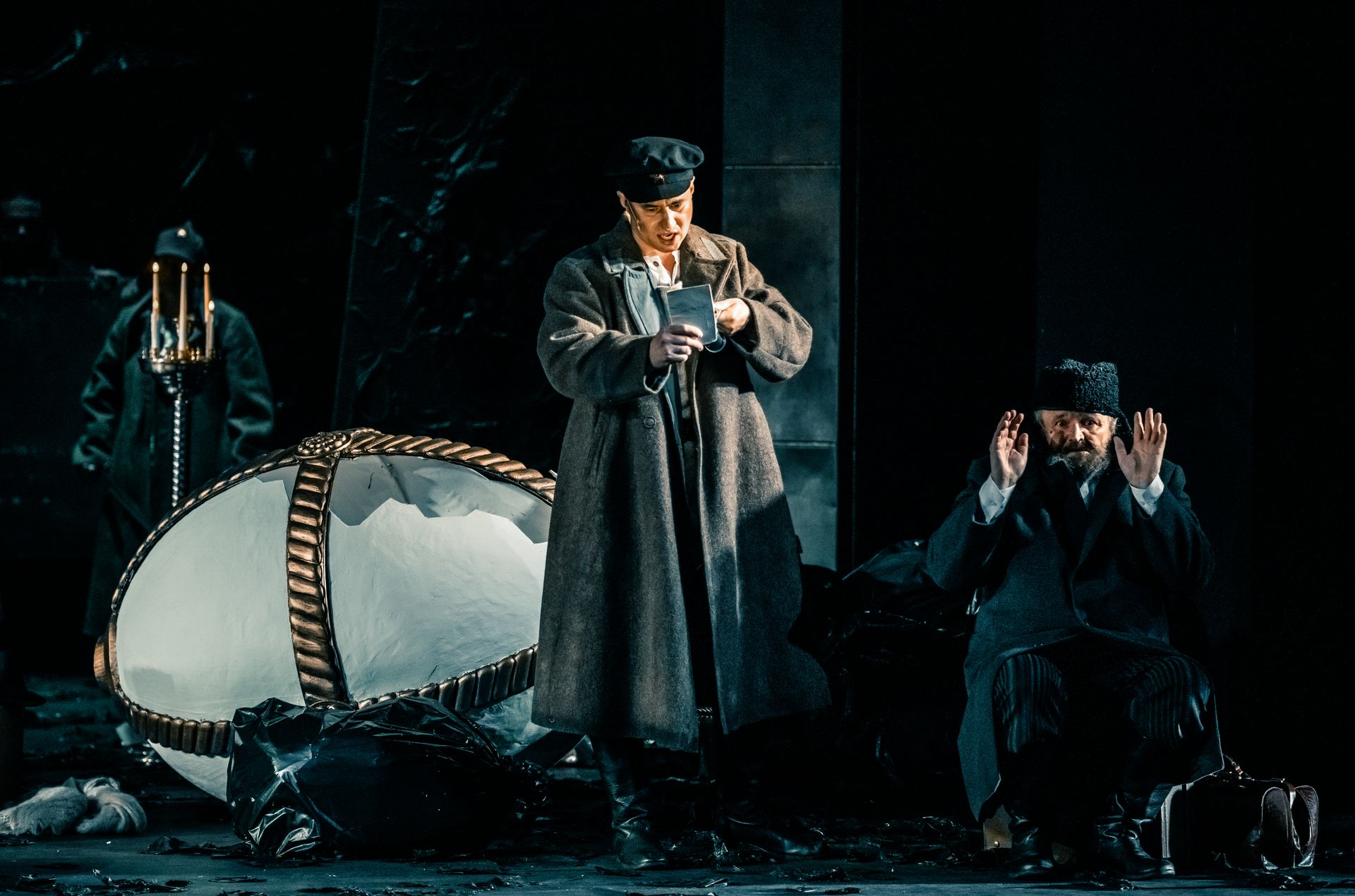 Бег (Тюменский драматический театр)